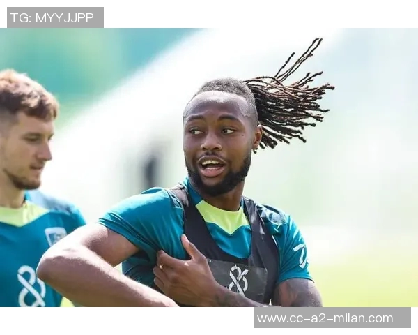 福登称赞塞梅尼奥身体对抗能力强大左右脚均衡是门前威胁的关键