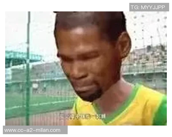 小贾三分犯规引发杜兰特愤怒反应怒砸水瓶场面火爆